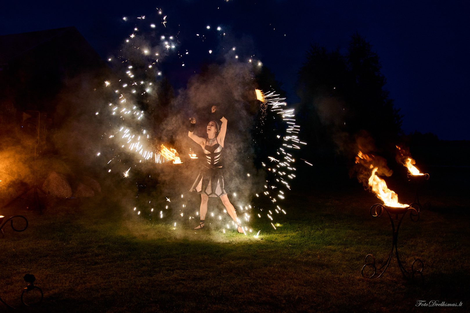 vestuvių fotografas, vestuvių fotografai, vestuvių nuotraukos, reportažinė fotografija, ugnies šuo