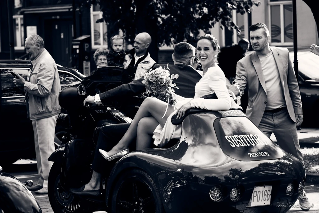 vestuvių fotografas, foto video komanda, vestuvių fotografai, reportažinė fotografija, vestuvių motociklas